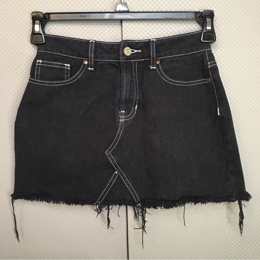 Pacsun black denim mini skirt size 23 - 5 pockets
